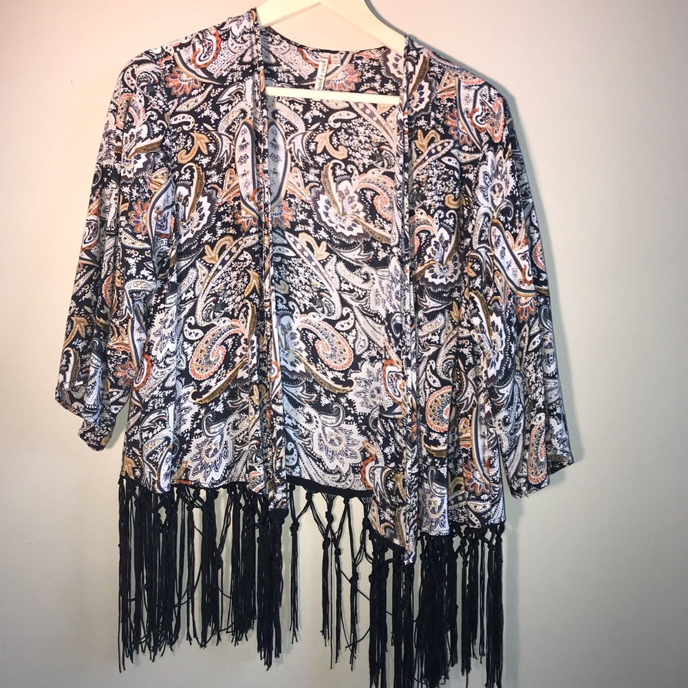 Fringed lightweight paisley cover